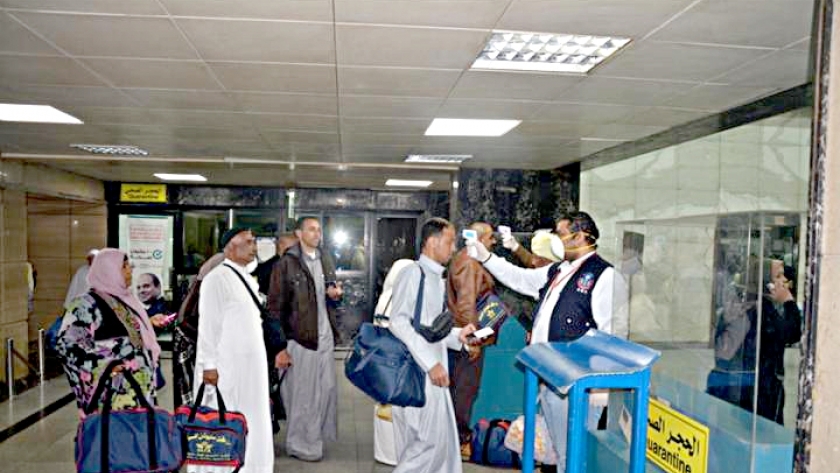 المطارات المصرية ترفع درجات الاستعداد القصوى لمواجهة فيروس كورونا المستجد
