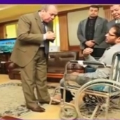 محافظ كفر الشيخ وأحد ذوي الإعاقة