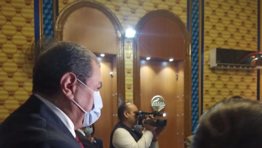 وزير القوى العاملة محمد سعفان يدلي بصوته في انتخابات النواب