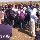 احتجاج المهاجرون السوريون والعراقيون علي سوء معاملة السلطات المجرية