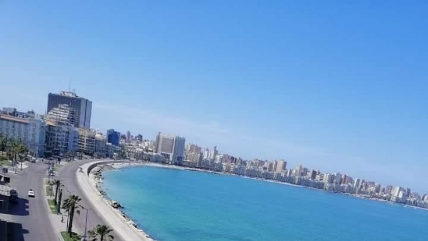 شواطئ الإسكندرية خالية من الاحتفالات