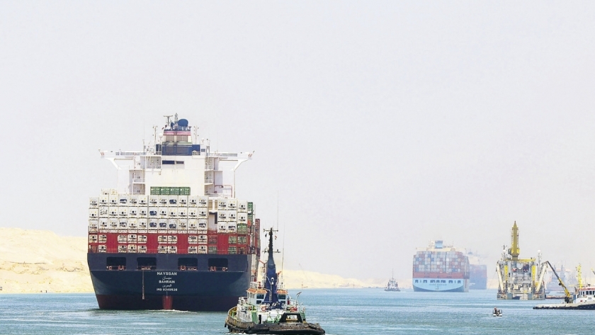 قناة السويس تقدم للسفن وقتاً أقصر للمرور وبأسعار أقل