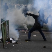 بالصور| مواجهات عنيفة على هامش مسيرة عيد العمال في باريس