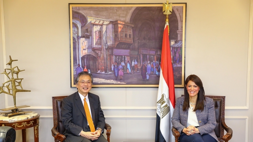 وزيرة التعاون الدولي والسفير الياباني في القاهرة