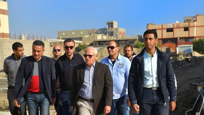 محافظ بورسعيد يستعرض الموقف التنفيذي لعدد من المشروعات التنموية