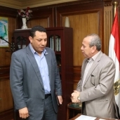 محافظ كفر الشيخ خلال لقاءه مع وكيل وزارة الصحة