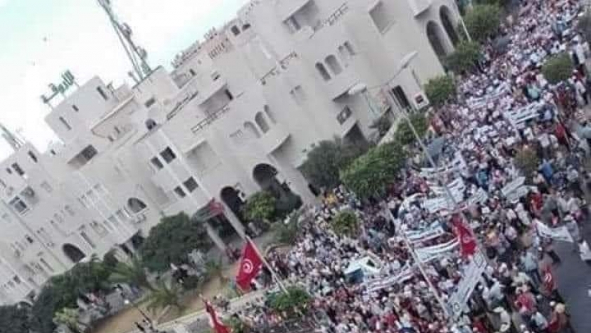 احتجاجات تونس ضد الإخوان