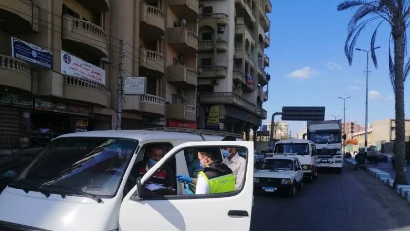 تغريم 121 سائق لعدم إرتداء الكمامة الواقية لمواجهة كورونا بالشرقية