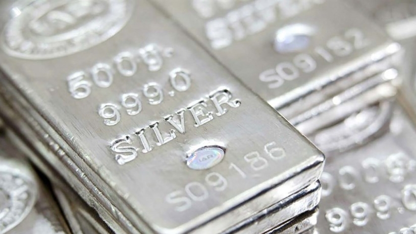 تراجع قياسي في أسعار الفضة