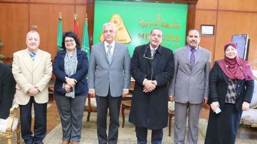 مبارك يستقبل مستشار وزير التضامن الاجتماعي