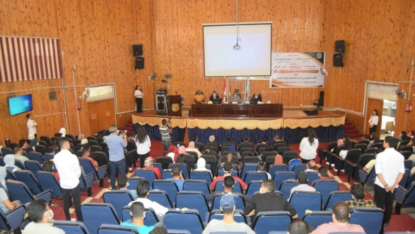 جامعة سوهاج نحتفل بطلابها الجدد الملتحقين بالجامعة المصرية للتعلم الإلكتروني الأهلية