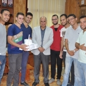 رئيس جامعة كفرالشيخ يلتقي مجموعة من الطلاب المبتكرين بكلية الحاسبات والمعلومات