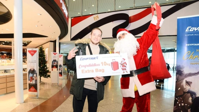 المطارات المصرية تواصل احتفلاتها باعياد الميلاد