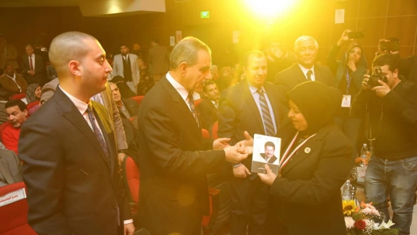 محافظ كفرالشيخ يشهد الاحتفال بذكري ميلاد العالم " أحمد زويل " 