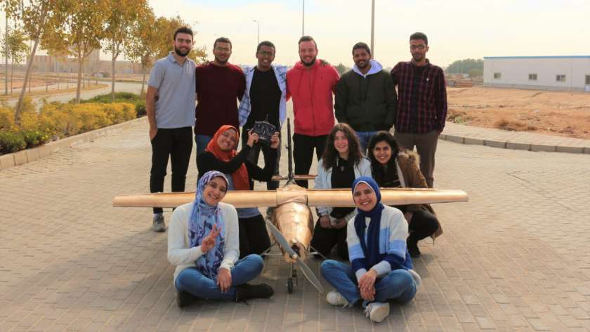   طلاب هندسةزويل يشاركون بتصميم طائرةبدون طيارة يتم التحكم بها عن بعد