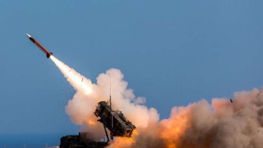 إطلاق صاروخ من منظومة دفاع جوي سعودية