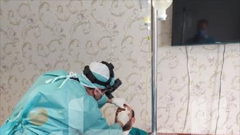 الدكتور محمود سامى قنيبر، الطبيب المصاب بفقدان بصره