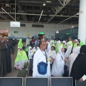 صورة معتمرين مصريين بالمطار   "أرشيفية"