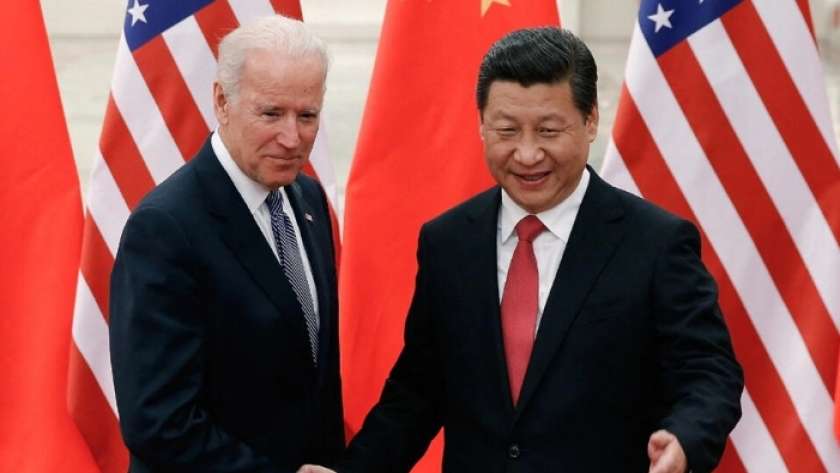 الرئيس الأمريكي جو بايدن ونظيره الصيني شي جين بينج