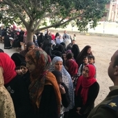 طوابير الناخبات أمام لجان الاقتراع بانتخابات الرئاسة