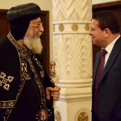 عمرو عبدالحميد مع قداسة البابا