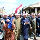 أئمة وقيادات «أوقاف الدقهلية» خلال مسيرة لدعم الاستفتاء
