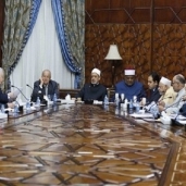 إجتماع سابق لأعضاء مجمع البحوث الإسلامية برئاسة الإمام الأكبر