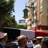 محافظ أسيوط والقيادات الأمنية والتنفيذية يؤدون صلاة الجنازة على مدير الأمن