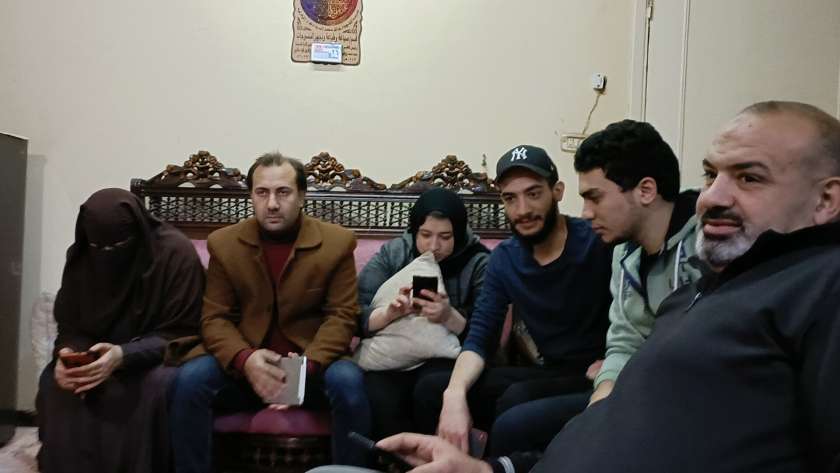 أسرة أحمد وسمر شقيقين عادا من اوكرانيا