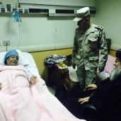 بالصور| الأنبا مكاريوس يزور مصابي حادث البطرسية في "الجلاء العسكري"