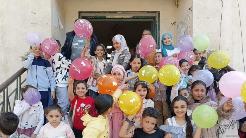 إقبال المواطنين على مراكز شباب منيا القمح للاحتفال بعيد الفطر في الشرقية