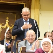 محمد السويدي خلال الجلسة الأولي من دور الانعقاد الأول