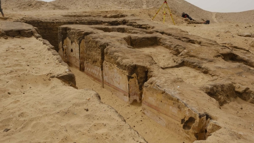 المصطبة التتى تم إكتشافها اليوم  بدهشور والتى تعود لعصر الدولة القديمة
