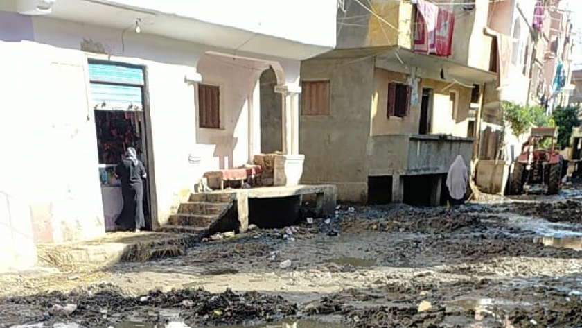 غرق القرى فى مياه الصرف الصحى والأمطار بكفر الشيخ