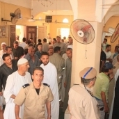 اعتصام الأهالي داخل المسجد