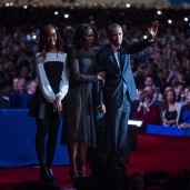 «أوباما» وأسرته يودعون الأمريكيين خلال خطابه الأخير«أ.ف.ب»