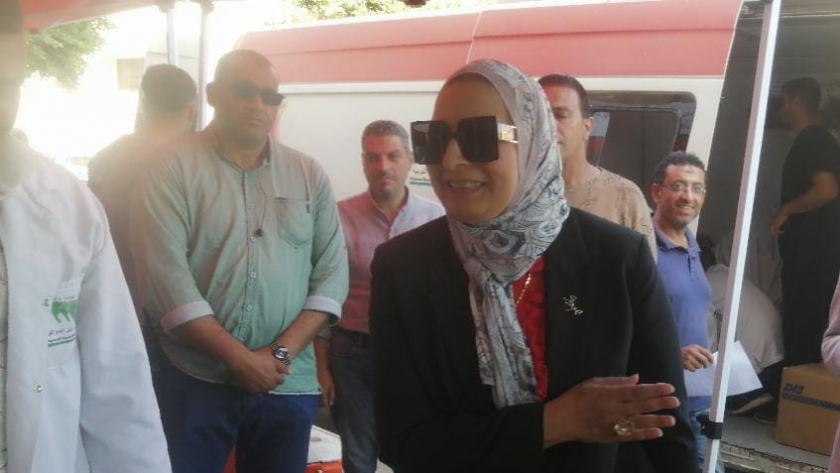 جانب من تفقد حملة التبرع بالدم لرئيس جامعة عين شمس