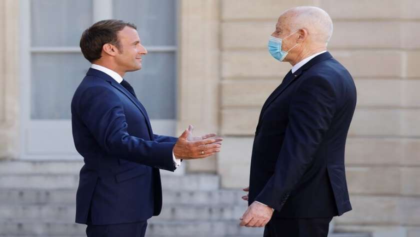 الرئيس التونسي قيس سعيد مع نظيره الفرنسي
