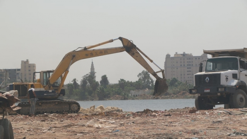 بعض المشروعات بمحافظة القاهرة
