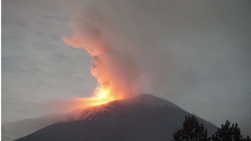 ثوران بركان بوبوكاتيبيتل فى المكسيك