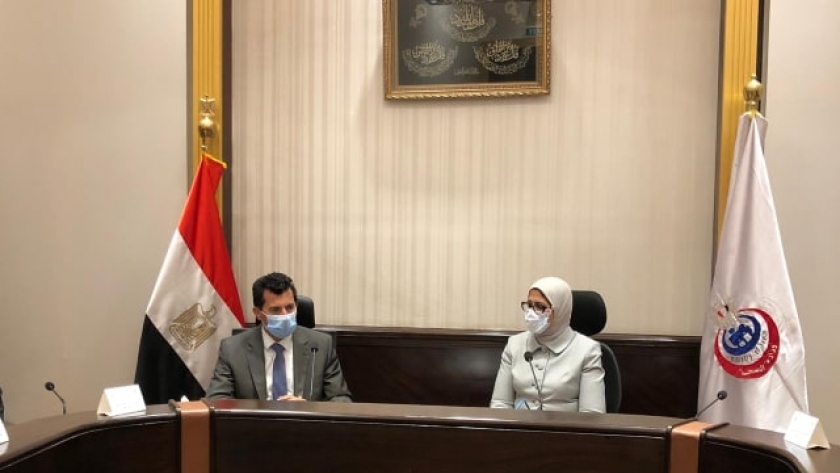 وزيرة الصحة تنعي شهداء الاطقم الطبية ..وتؤكد : نذلل أى مشاكلهم تواجههم