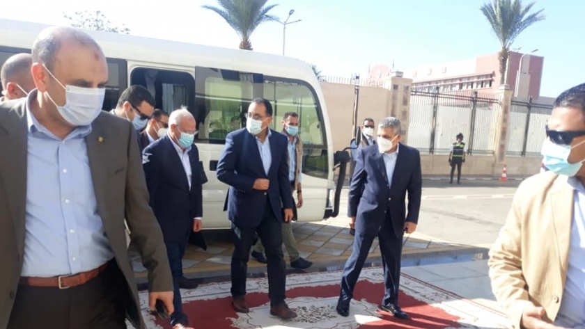 رئيس الوزراء خلال زيارته لبورسعيد