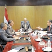 اجتماع رئيس الوزراء مع وزيرى الاستثمار والتخطيط «صورة أرشيفية»