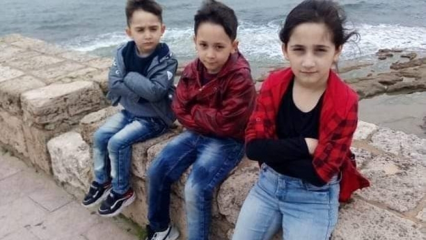 تشييع جثامين 3 أطفال غرقوا في حادث الزورق بلبنان
