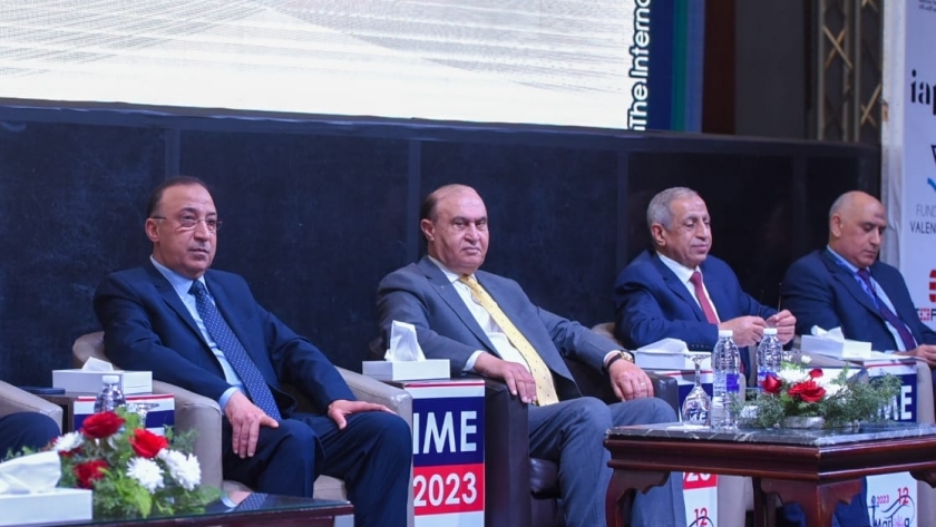محافظ الإسكندرية خلال المؤتمر