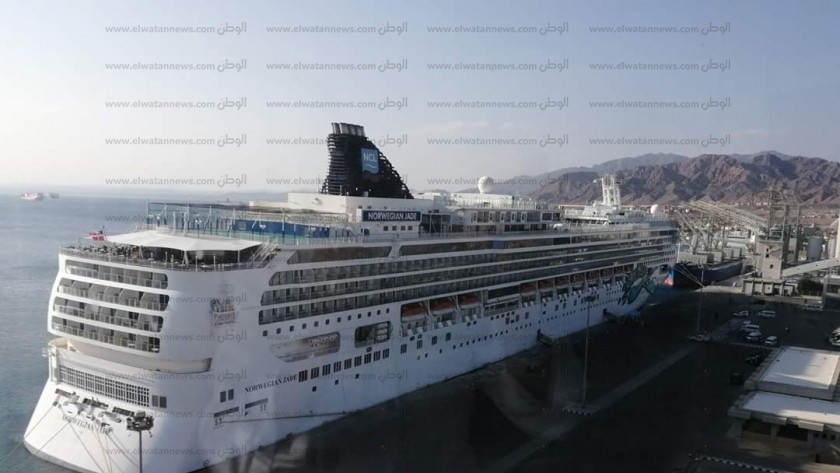 ميناء سفاجا يستقبل سفينة سياحية كبرى