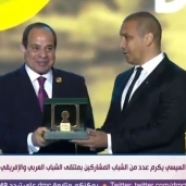 المهندس وليد عرفة خلال تكريمه من الرئيس عبد الفتاح السيسي