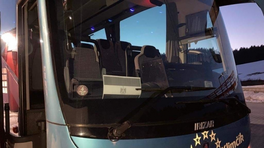 إحدى الحافلات التي ستنقل المصريين إلى سلوفاكيا