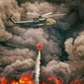 عمليات إطفاء حرائق قرية «ماتى» اليونانية