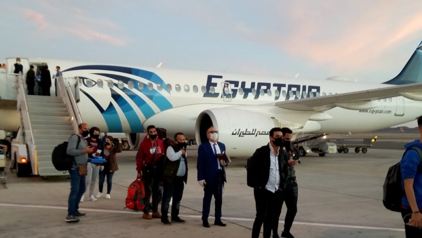 وصول طائرة استنبول مطار مرسي علم الدولي